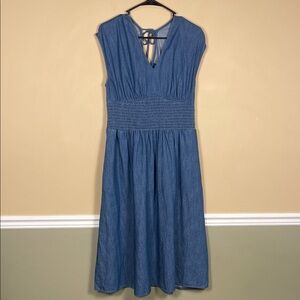 Old Navy Women’s Blue Denim Smocked Keyhole Tie Back Sleeveless Midi Maxi Dress